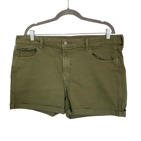 OLD Navy Green Boyfriend Shorts, Size 16 - Picture 1 of 4